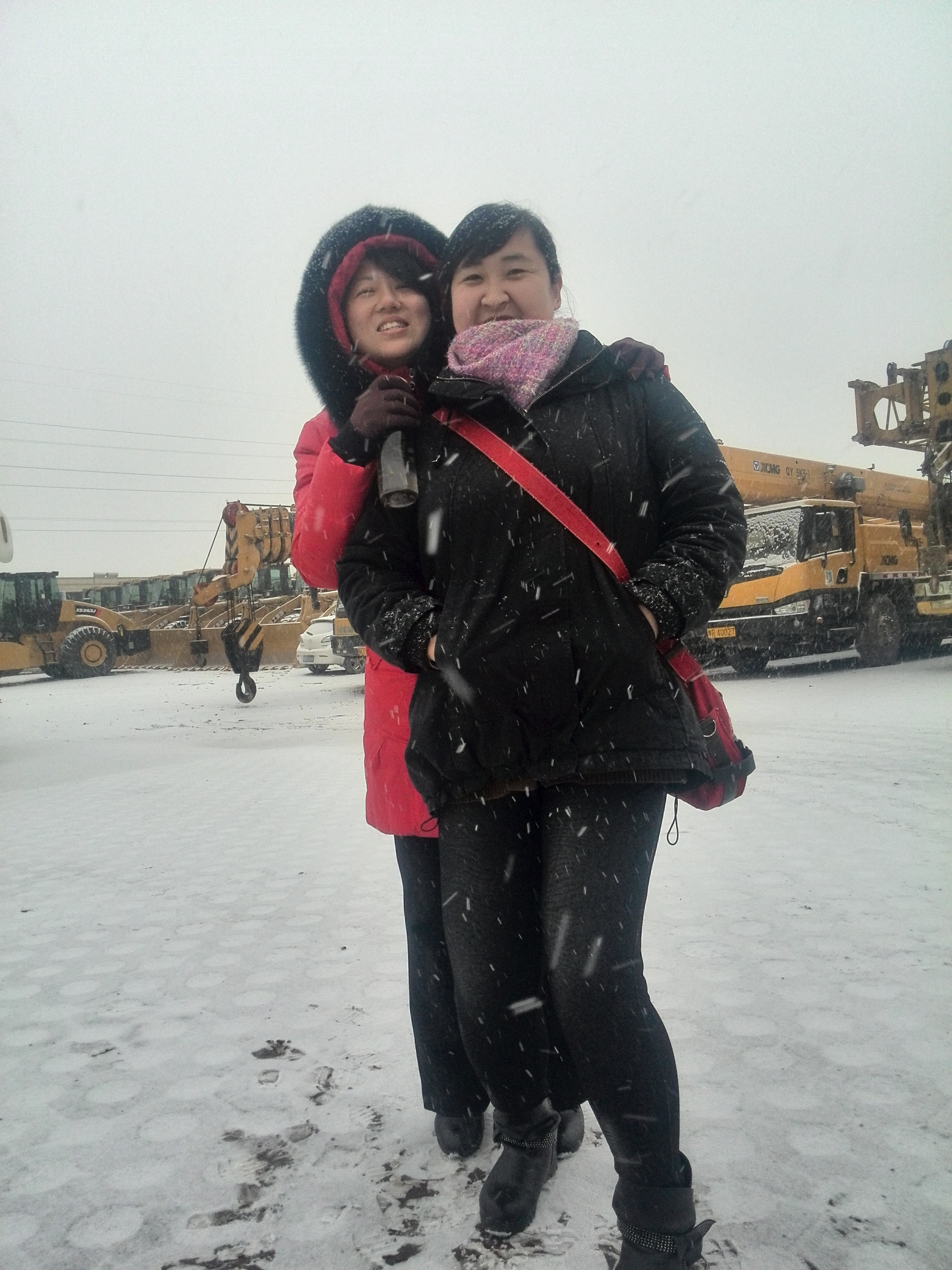 2015年鄭州第一場雪，河南路友為確保班車行駛安全，提前一個小時下班！