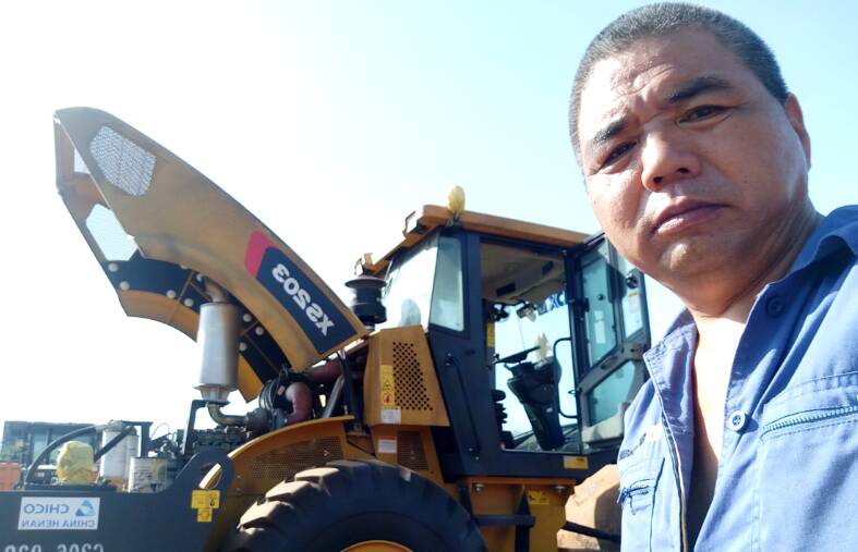 徐工服務與xs203壓路機