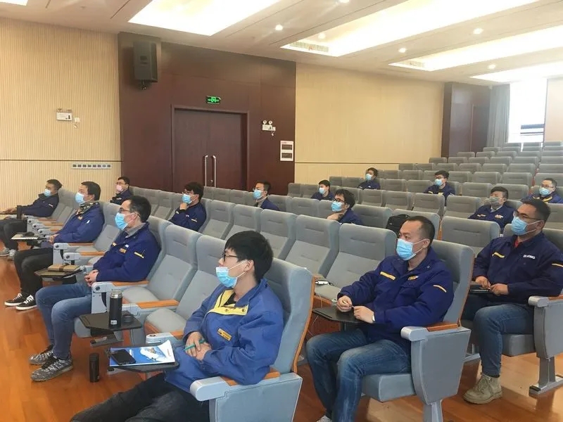徐工組織海外服務(wù)工程師業(yè)務(wù)培訓(xùn)，提升專業(yè)技能水平！