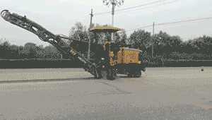 徐工XM503K銑刨機(jī)助力河南南陽(yáng)234國(guó)道路面開(kāi)槽