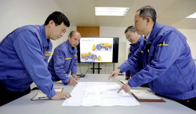 徐工大噸位裝載機技術(shù)研發(fā)團(tuán)隊