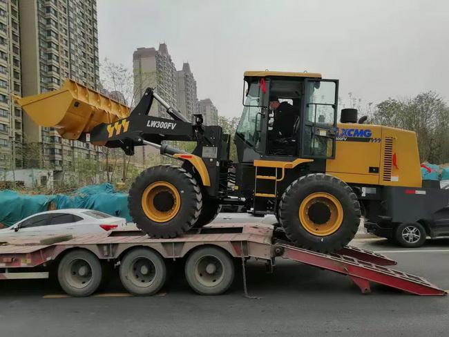 鄭州市政單位購買徐工LW300FV裝載機